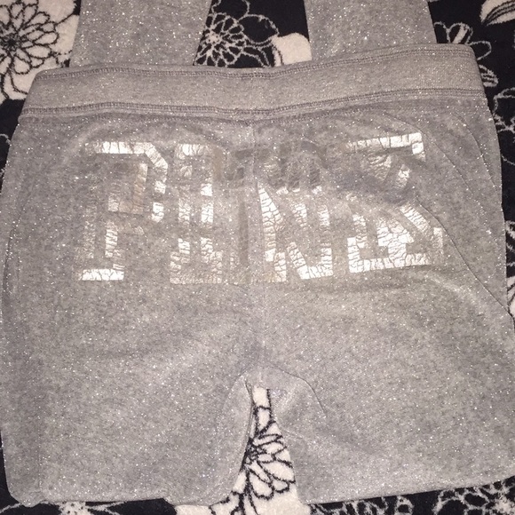 SOLD!! PINK VS Hoodie Lounge Suit🚨🚨🚨SOLD - Picture 6 of 8